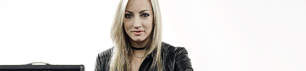 Nita Strauss (Alice Cooper): ascolta la nuova song ‘The Quest’