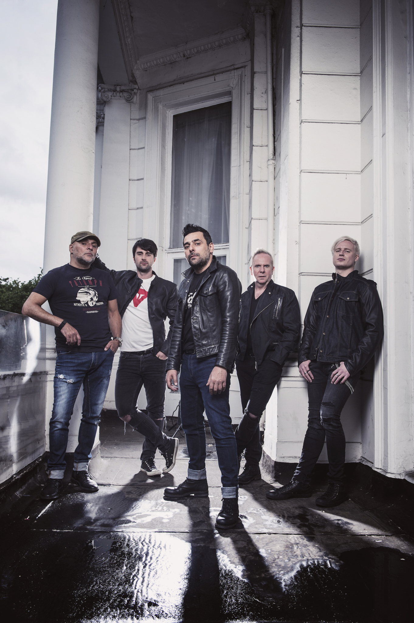 GUN press shot