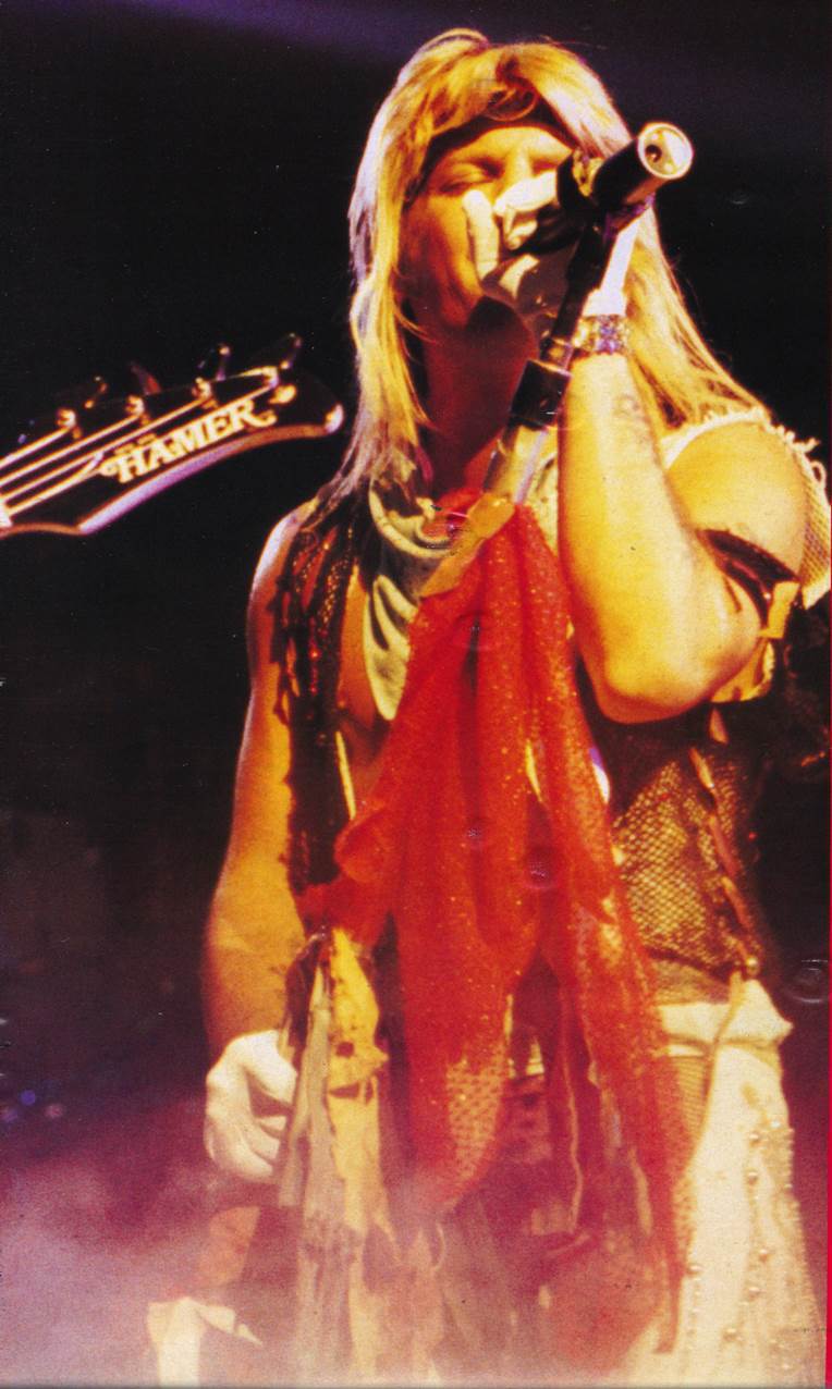 HM 3 MOTLEY CRUE 2 1