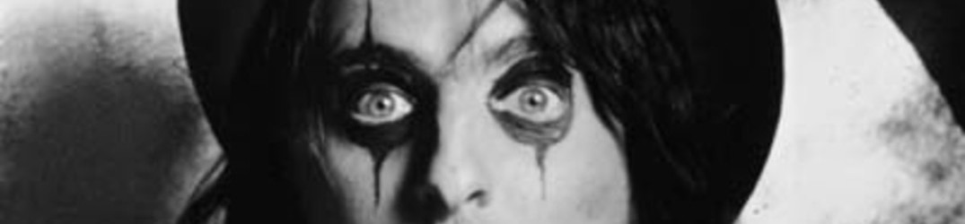 Alice Cooper: sul palco con i membri originali della band