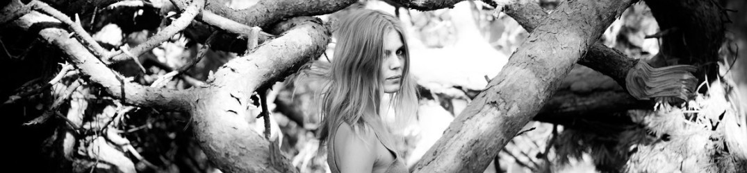 Myrkur: ascolta l’official audio di ‘Måneblôt’