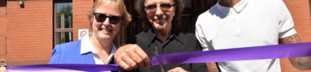 Toni Iommi (Black Sabbath): inaugura il nuovo centro di chemioterapia al Solihull Hospital