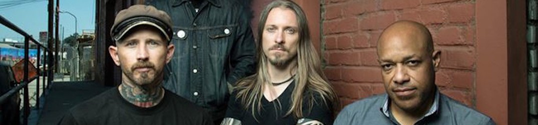 Light the Torch: ‘Calm Before the Storm’, online il live video ufficiale