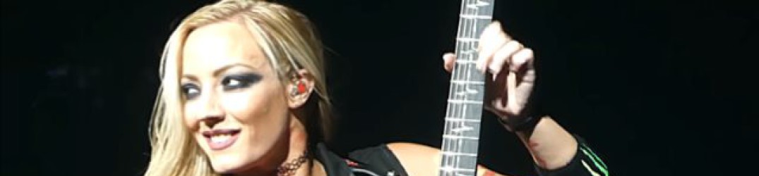 Nita Strauss: guarda la jam con Steve Vai al “The Big Mama Jama Jam-A-Thon”