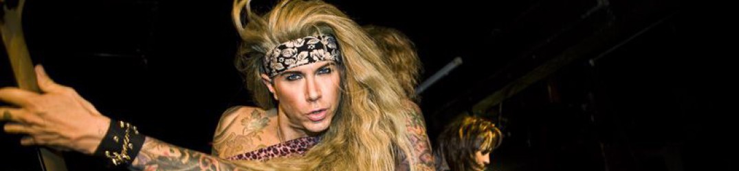 Steel Panther: il bassista Lexxi Foxx in clinica per dipendenza da sesso