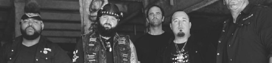 Year Of The Locust: guarda il lyric video ufficiale del nuovo singolo ‘Stay Alive’