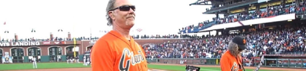 Metallica: il video di Hetfield e Hammett che suonano l’inno nazionale nello stadio dei Giants
