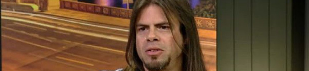 Queensrÿche: l’allora fan dei Queensrÿche Todd La Torre in una foto con il suo eroe Geoff Tate