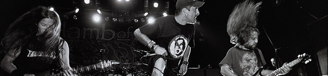 Lamb of God: rubati al gruppo basso e chitarra prima di uno show a Phoenix