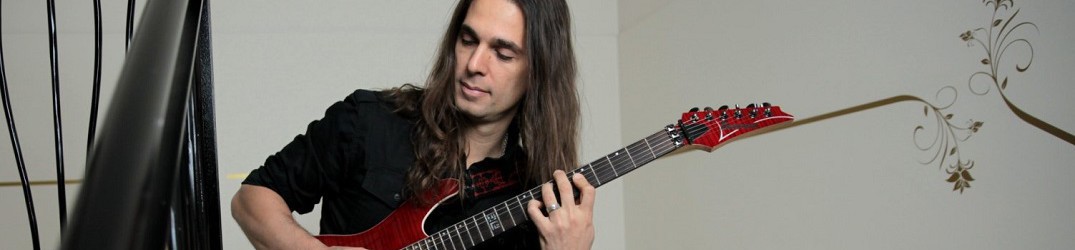 Megadeth: Kiko Loureiro insegna come suonare l’assolo di ‘Poisonous Shadows’ in un nuovo video