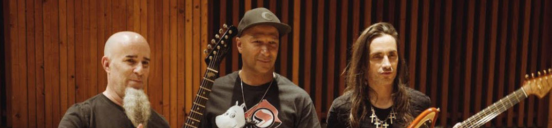 Scott Ian, Tom Morello, Nuno Bettencourt: suonano la sigla di “Game of Thrones”
