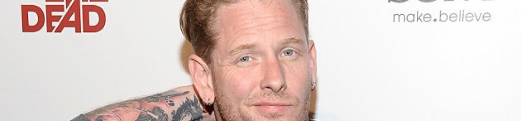 Slipknot: Corey Taylor, “Mi è esploso il testicolo sinistro mentre cantavo”