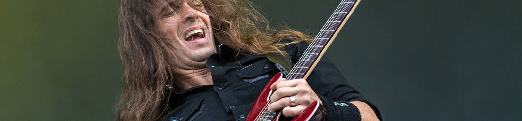 Kiko Loureiro: nei Megadeth preferisco rimanere nelle seconde linee e concentrarmi sulla chitarra