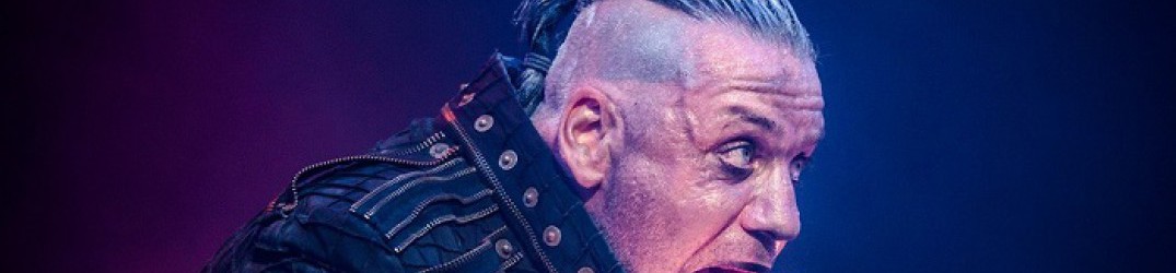 Rammstein: un uomo insulta la ragazza di Till Lindemann, lui gli spacca la mascella