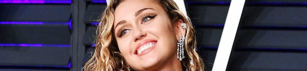 Metallica: la cantautrice americana Miley Cyrus “coverizza” ‘Nothing Else Matters’