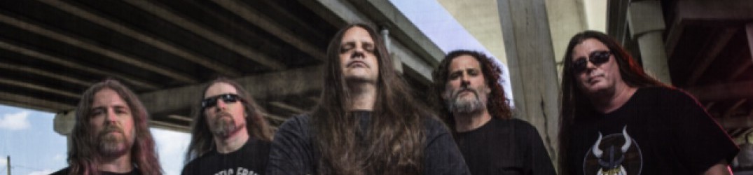 Cannibal Corpse: Pat O’Brien con un giubbotto anti-suicidio in tribunale, la band è con lui