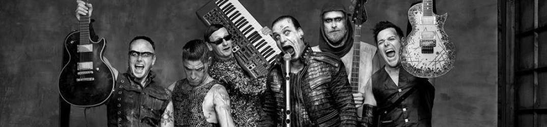 Rammstein: i due chitarristi si baciano sul palco durante il loro ultimo concerto a Mosca