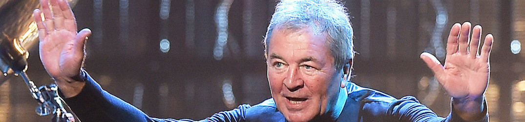 Ian Gillan (Deep Purple): il video di ‘Smoke on the Water’ dal live album “Contractual Obligation”