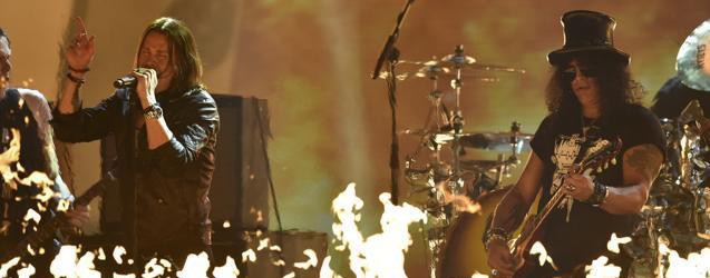 Slash: video dell’esibizione agli MTV Europe Music Awards