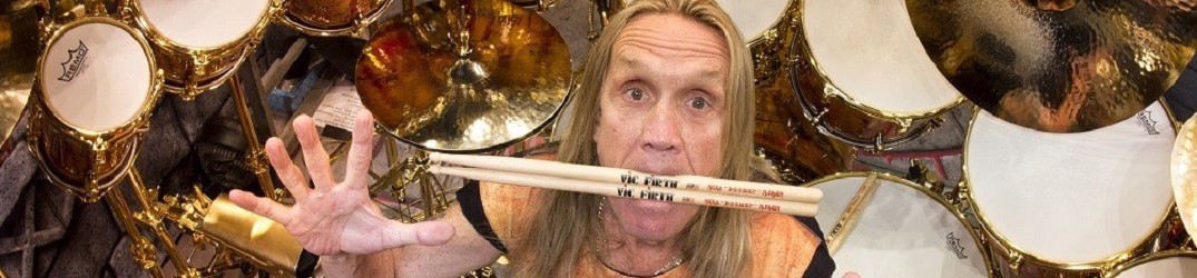 Iron Maiden: Nicko McBrain, tendo ad accelerare dal vivo, quando sono molto stanco