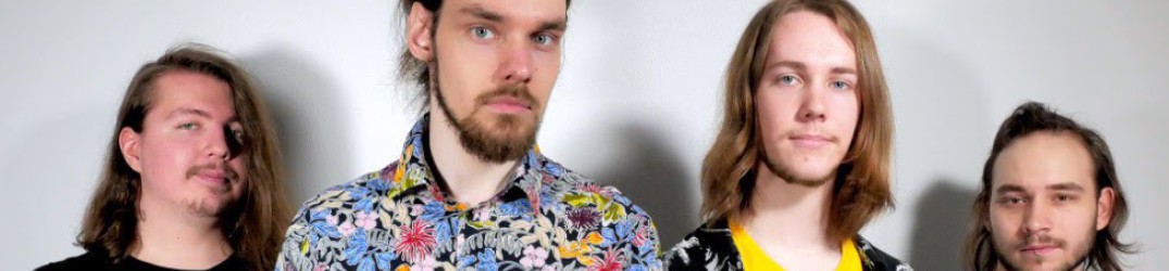 External: guarda il video ufficiale del brano ‘Distant’