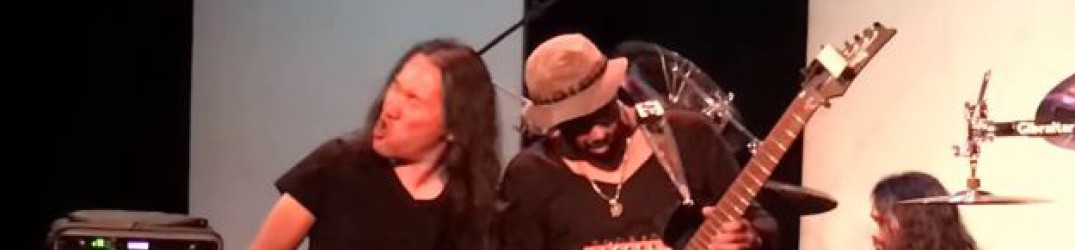 Dragonforce: Herman Li sul palco con Tony Macalpine a San Diego