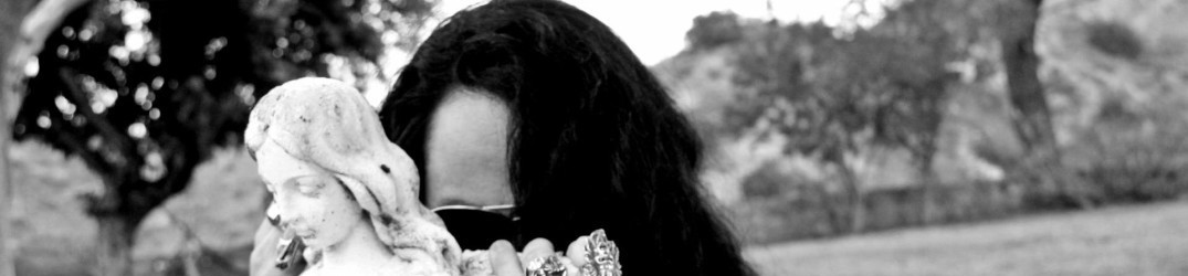 Cursed Moon: firma del contratto discografico, album-promo in streaming