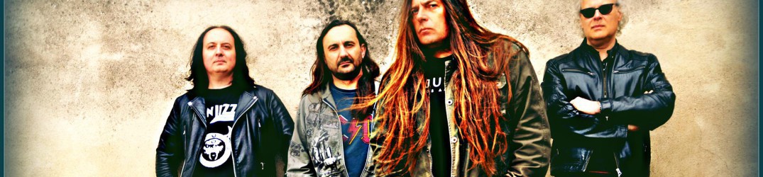 Born Again: firma del contratto discografico