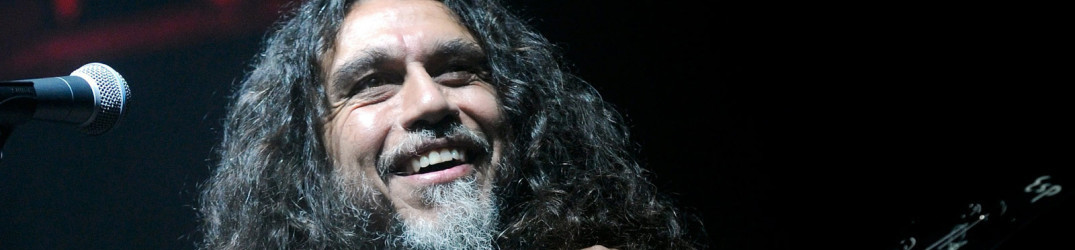 Slayer: Tom Araya, “Tutti quanti dovrebbero avere delle armi a casa per difendersi dagli invasori”