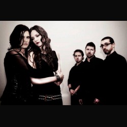 Raving Season: nuovo contratto per il gruppo