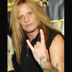Sebastian Bach: “Mi è stato chiesto di entrare nei Mötley Crüe”