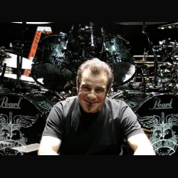 Bon Jovi: nuova operazione chirurgica per Tico Torres