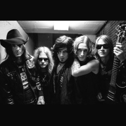 The Last Vegas: il video di “Come With Me”