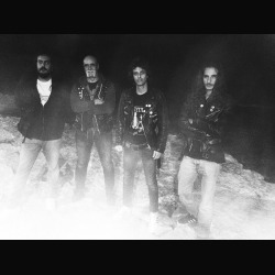 Fingernails: ri-registrato il primo album “Fingernails”