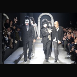 Kiss: primi scatti dell’apparizione a Milano