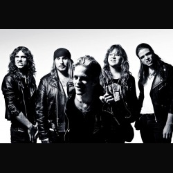 H.e.a.t.: teaser di “Tearing Down The Walls”