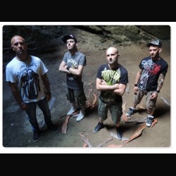 Osian: firma con la Sliptrick Records