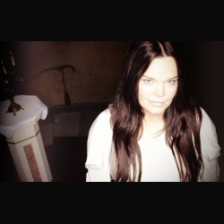 Annette Olzon: tutte le anteprime del debutto in streaming