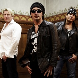 L.R.S.: online il videoclip del brano “Almost Over You”