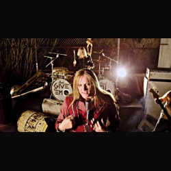 Sebastian Bach: online il video di ‘All My Friends Are Dead’