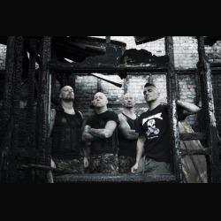Def-Con-One: il videoclip di ‘Skinhead Shaped Dent’