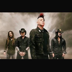Hellyeah: online la nuova ‘Demons In The Dirt’