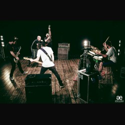 Ingraved: il video di ‘World On My Shoulders’