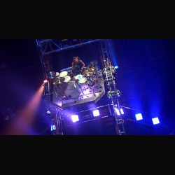 Motley Crue: l’assolo di batteria dalla postazione di Tommy Lee