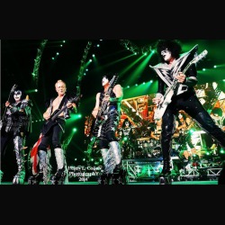 Kiss: suonano ‘Deuce’ insieme a Phil Collen dei Def Leppard