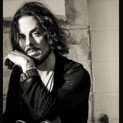 Richie Kotzen: il videoclip del nuovo brano ‘War Paint’