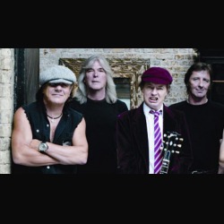 AC/DC: breve anteprima del nuovo singolo ‘Play Ball’