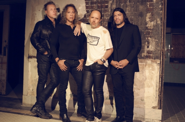 metallicahardwiredpromocolorstandingsept2018 638