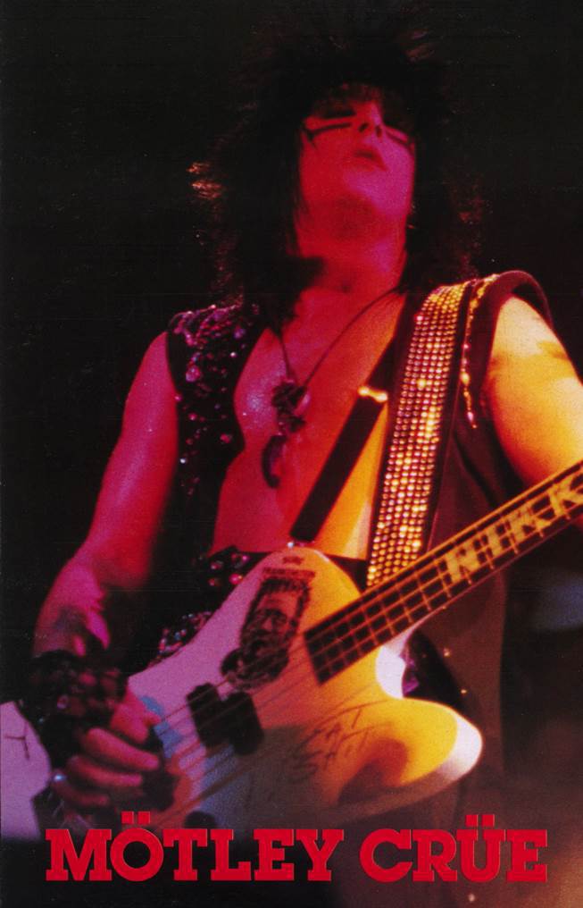HM 3 MOTLEY CRUE 1 1