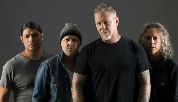 Metallica: il live video professionale di ‘For Whom the Bell Tolls’ dallo show di Tulsa